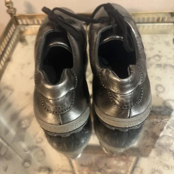 V Italia Shoes Womens Size 39 EU Silver Metallic Lace Up Comfort Casual Sneakers - Picture 6 of 9